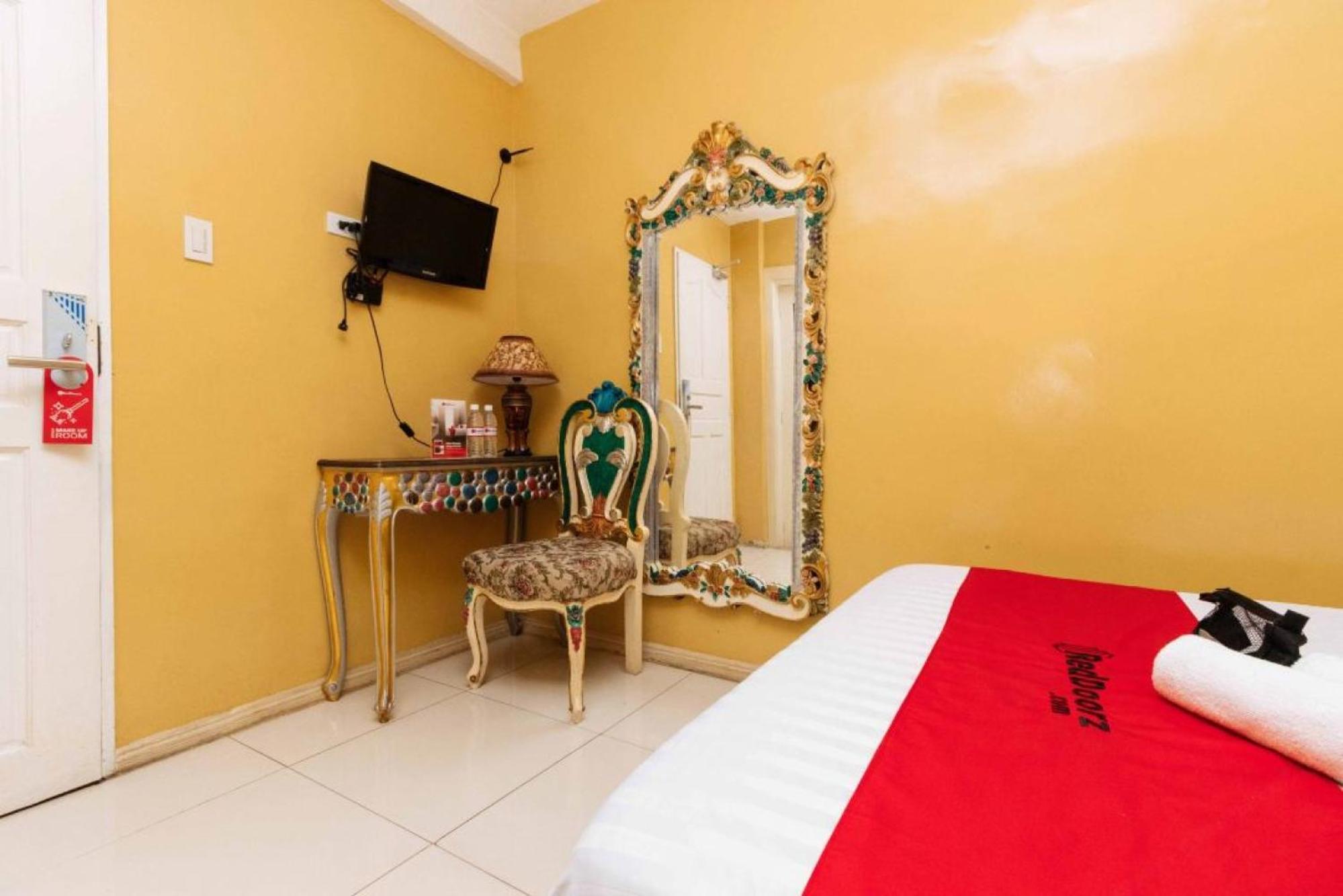 RedDoorz Manila Venetian Hotel - Quarantine Hotel Esterno foto