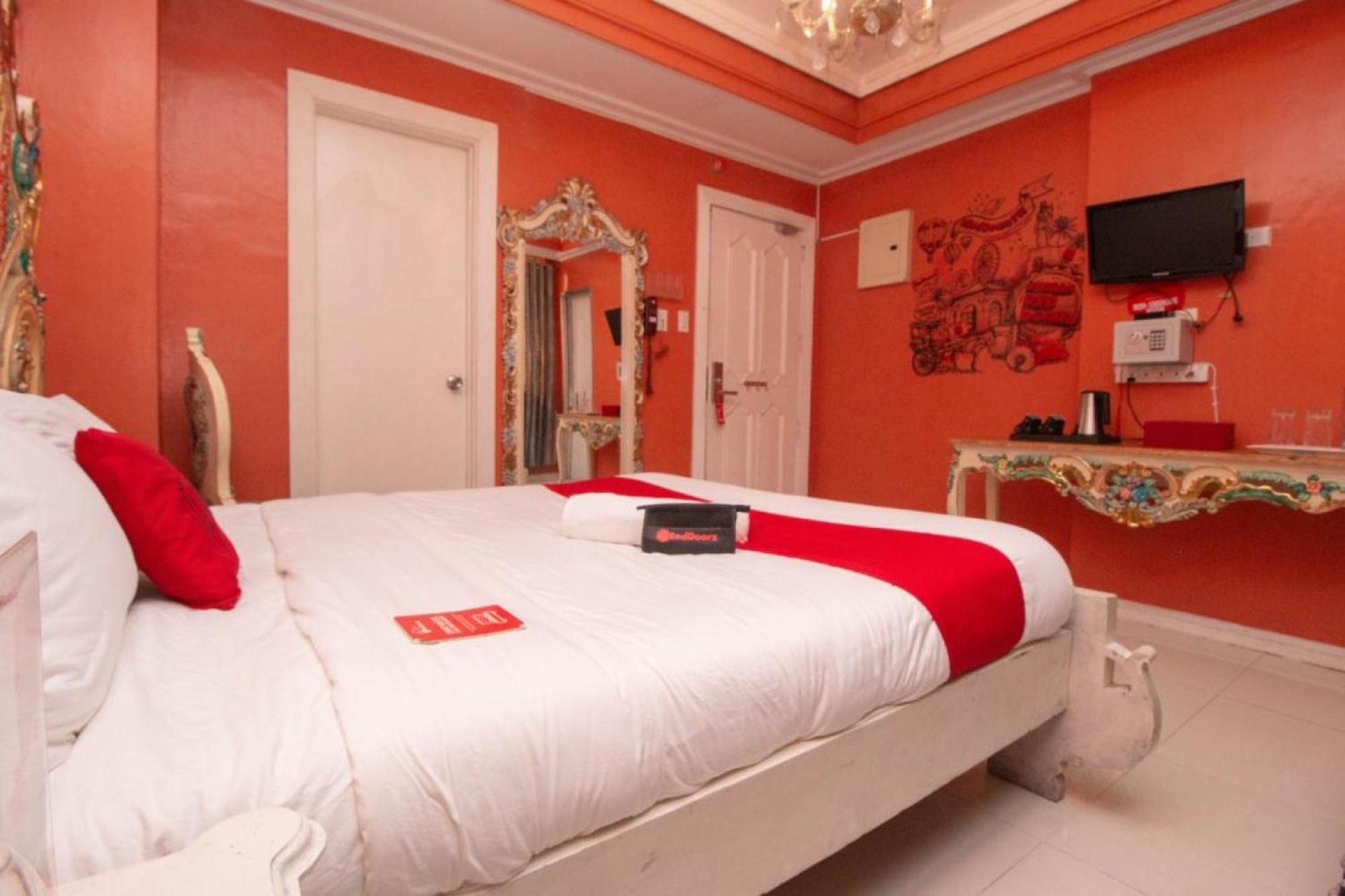 RedDoorz Manila Venetian Hotel - Quarantine Hotel Esterno foto