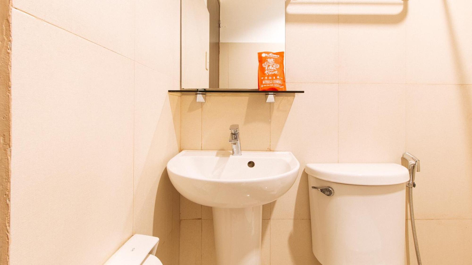 RedDoorz Manila Venetian Hotel - Quarantine Hotel Esterno foto