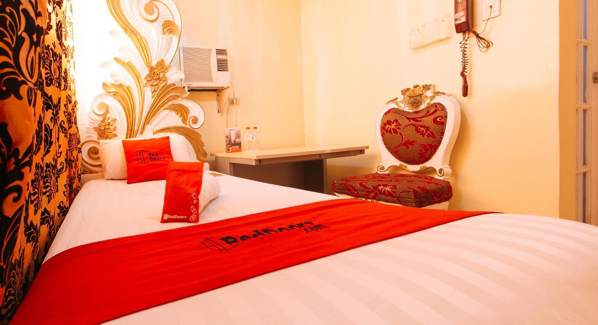RedDoorz Manila Venetian Hotel - Quarantine Hotel Esterno foto